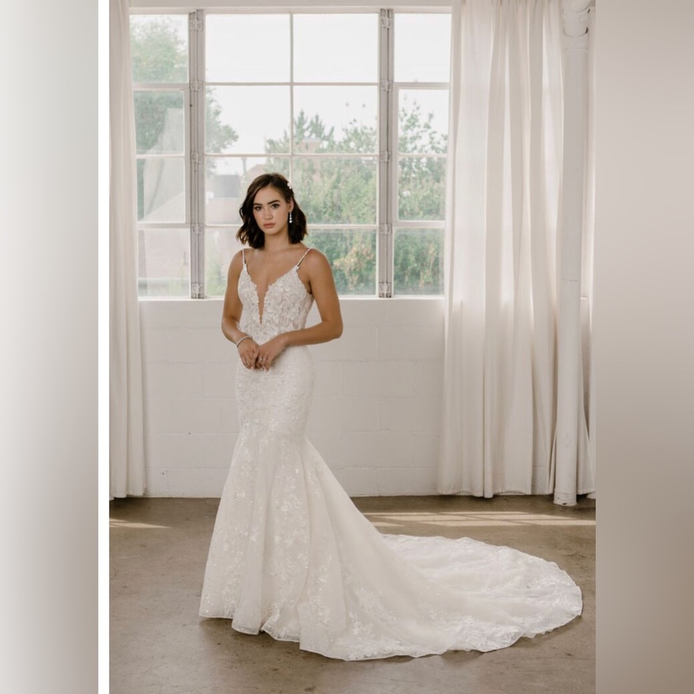 Mia Solano Wedding Dress
Style Vera